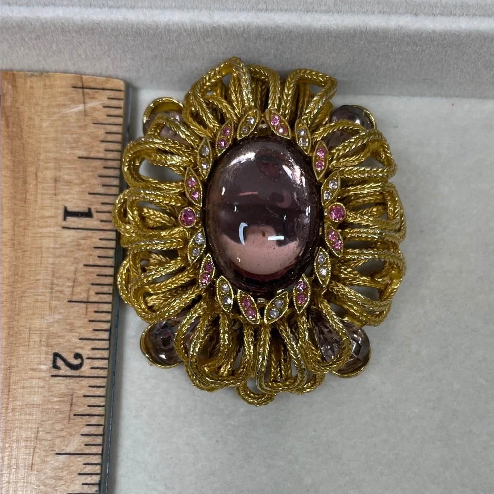 Vintage Capri Gold and Pink Gemstone Brooch Valentines Mothers Day - Picture 4 of 7